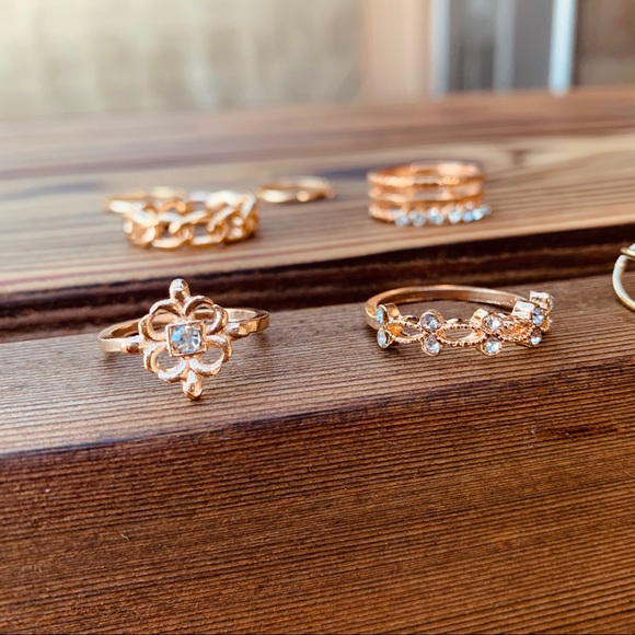 DALILAH ♡ 8pcs Rings GIFT SET - Picture 6 of 8